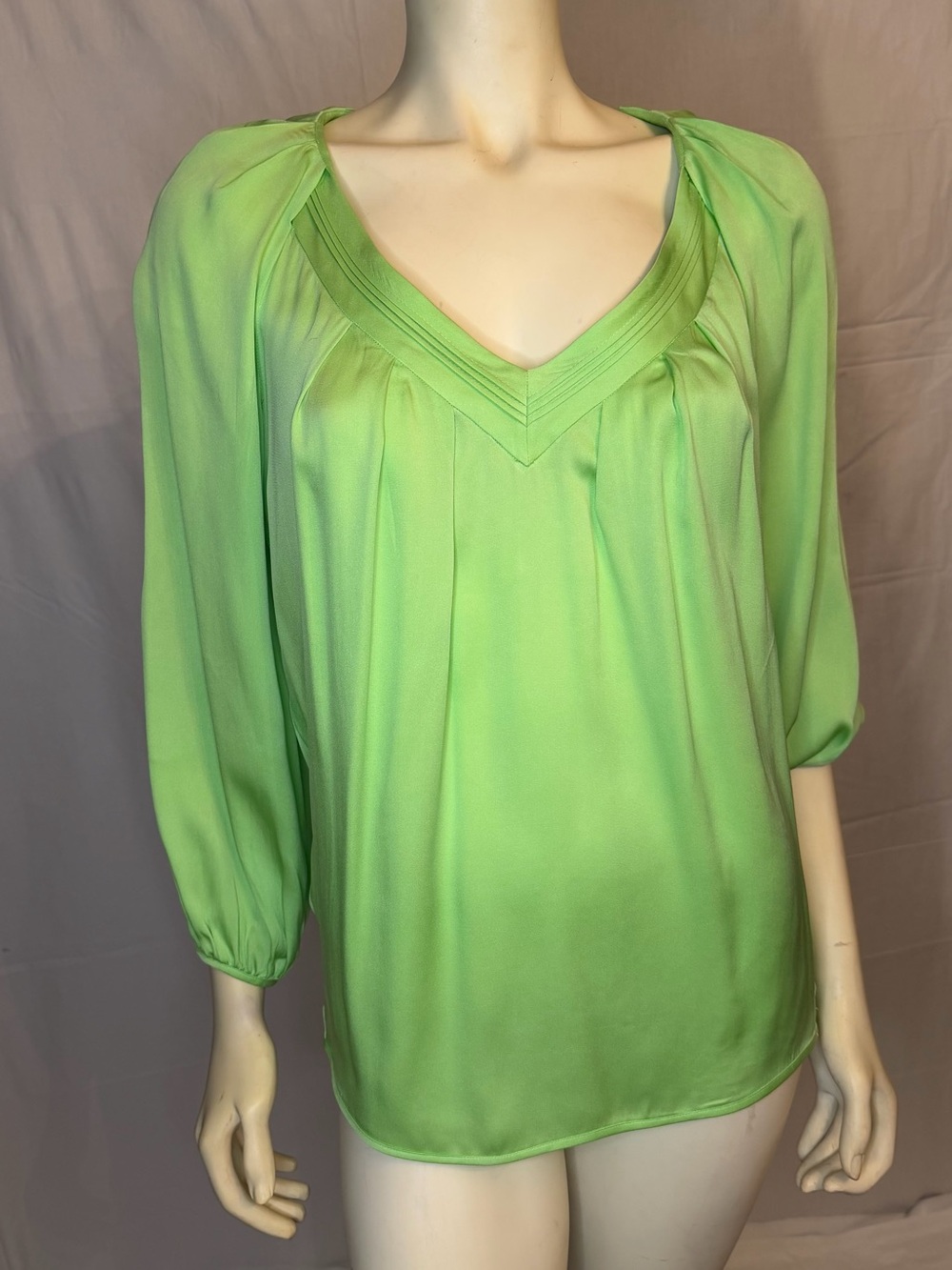 Diane Von Furstenberg Lime Green V-Neck Pleated Blouse - Picture 4 of 9